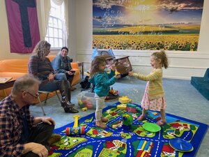 Children in JeLy Room